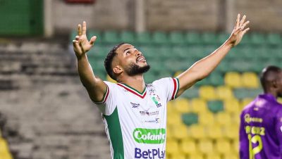 felipe-gomez-once-caldas-celebra
